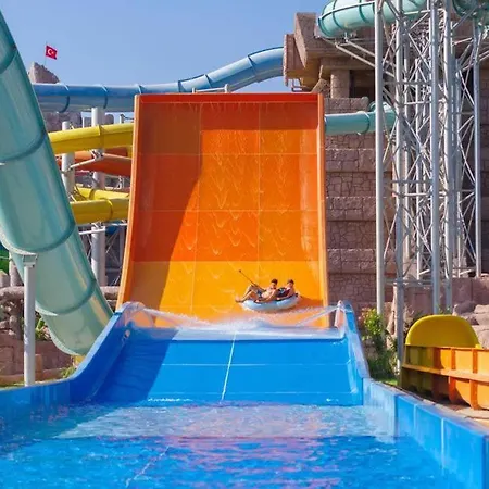 Orka World & Aquapark Hotel 4*