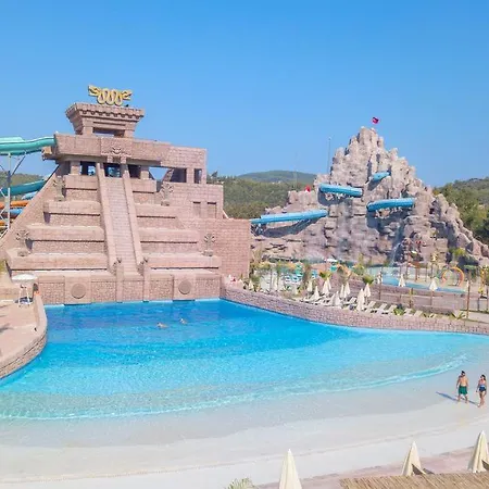 Orka World & Aquapark Hotel